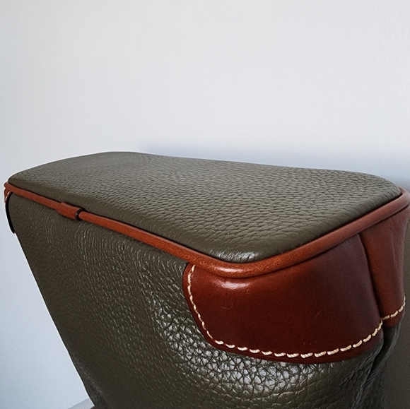 Dooney & Bourke Pebbled Grain Olive Green Crossbody With Dust Bag - Picture 3 of 7